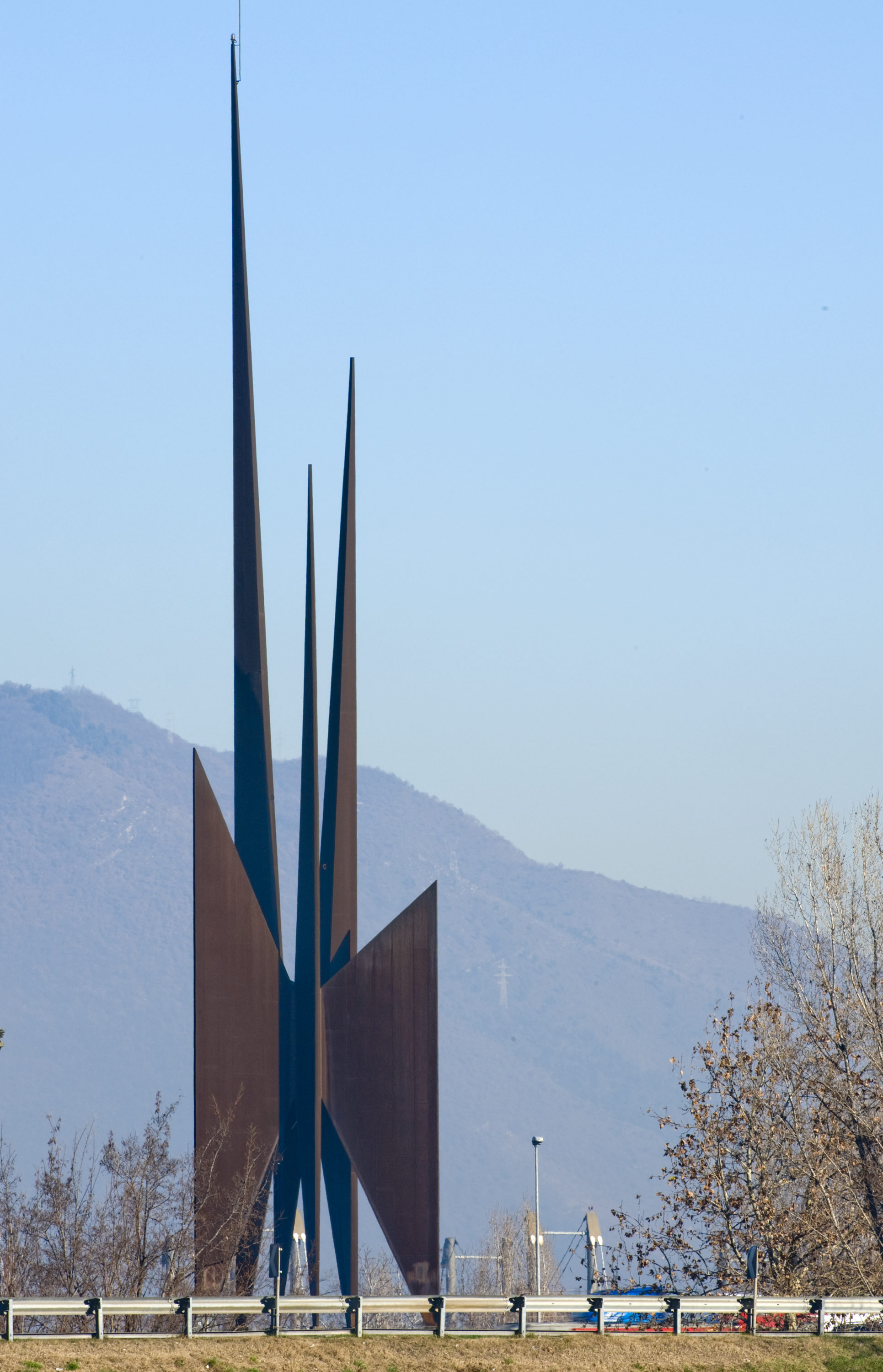 Foto di Architetto Bruno Fedrigolli, monumento ai caduti (casello Brescia centro, autostrada A4)