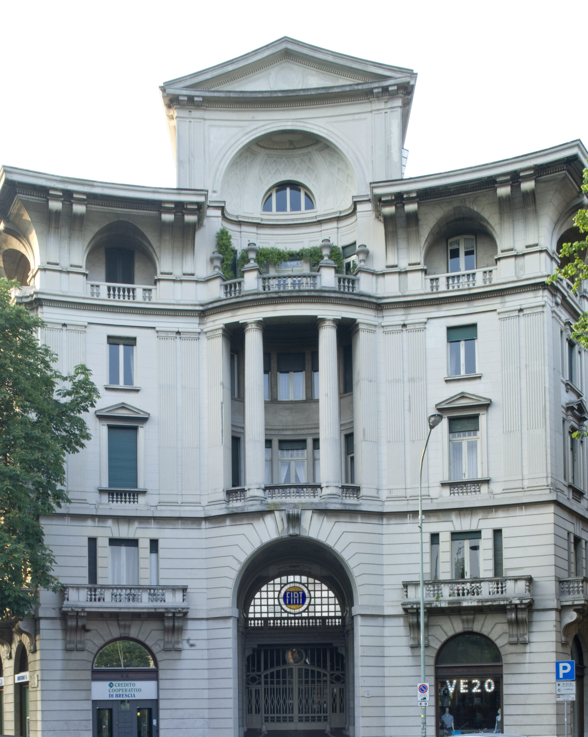 Foto di Architetto Egidio Dabbeni,palazzo Bertolotti Fiat