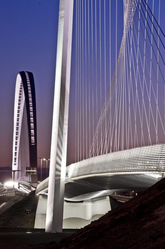 Architetto Santiago Calatrava, Ponte centrale
