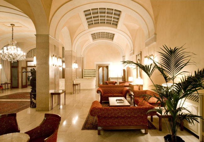 Architetto Egidio Dabbeni, ingresso Hotel Vittoria