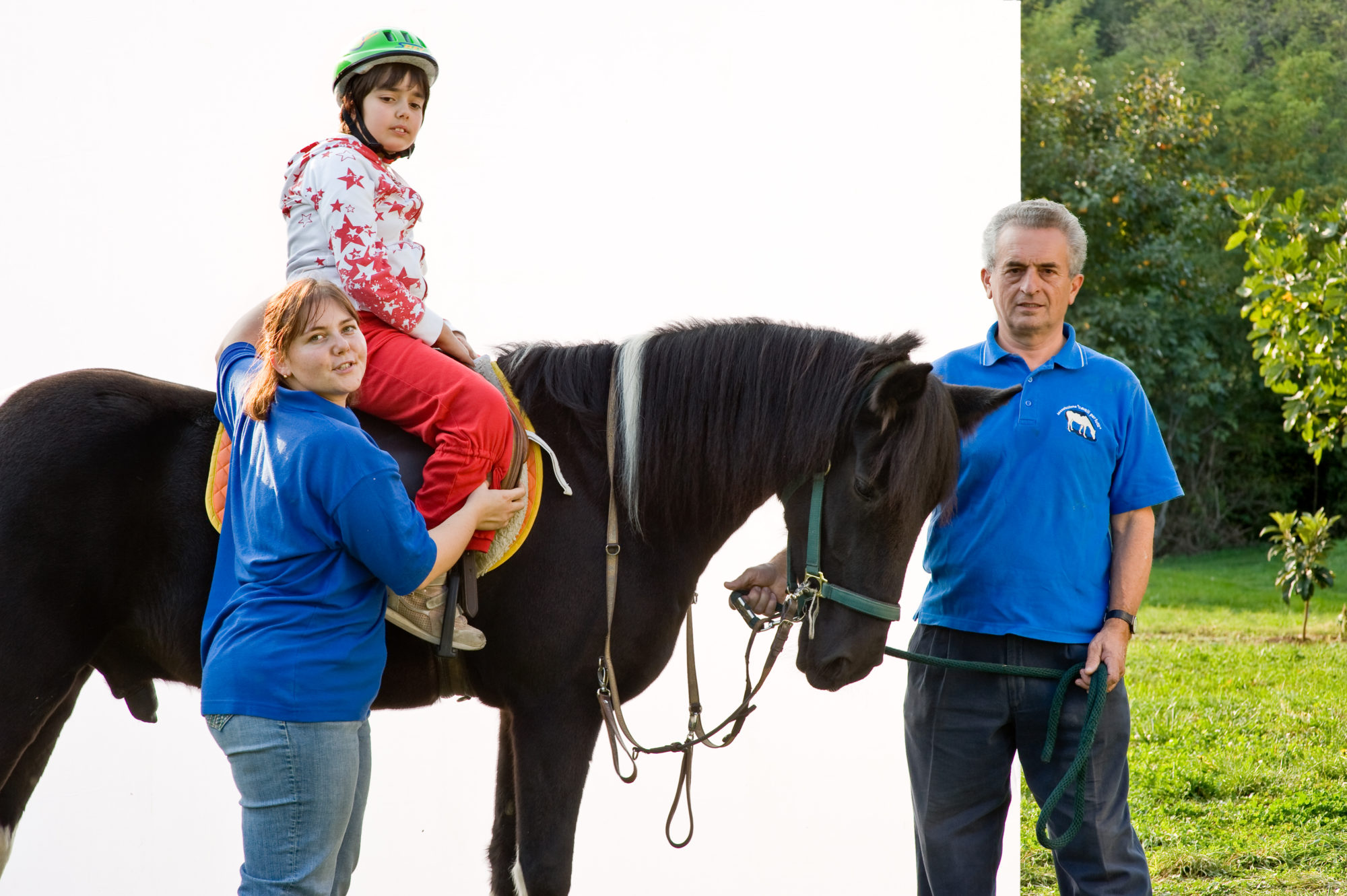 Foto di Volotari con ragazza e cavallo