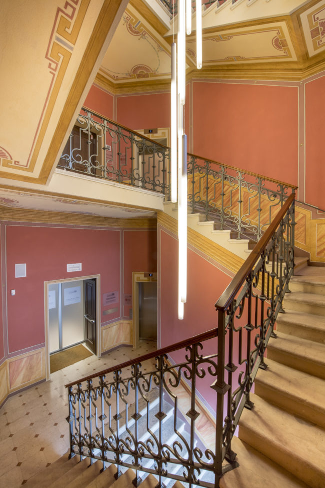 Palazzo Manzoni: scale interne del palazzo