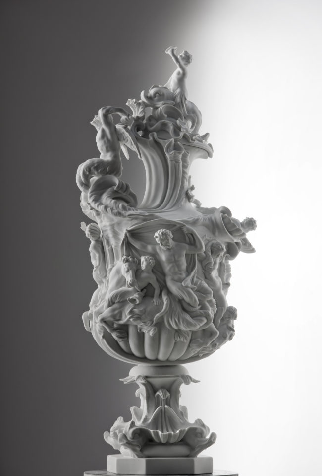Statua di porcellana