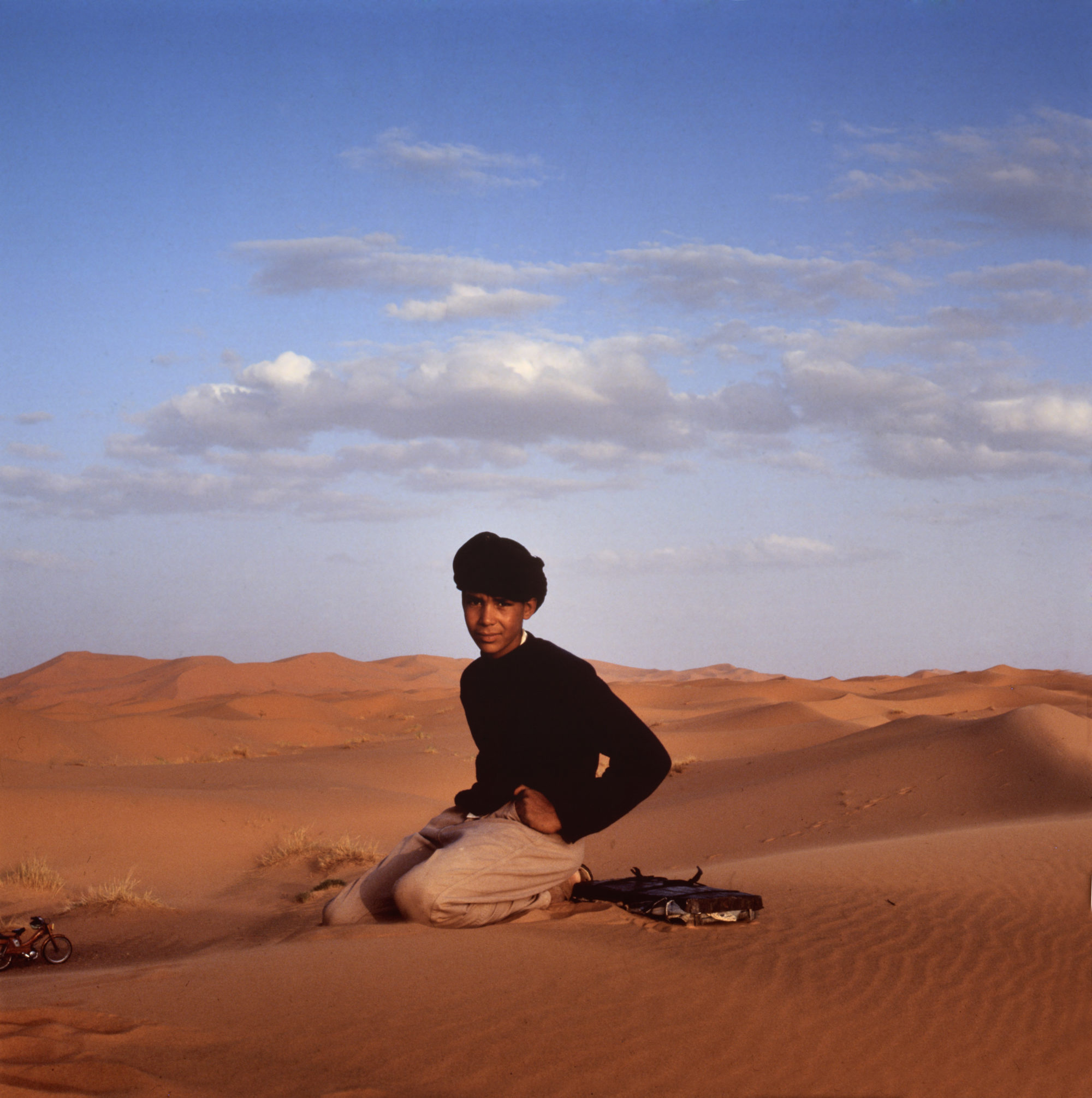 Foto di Bambino nel deserto