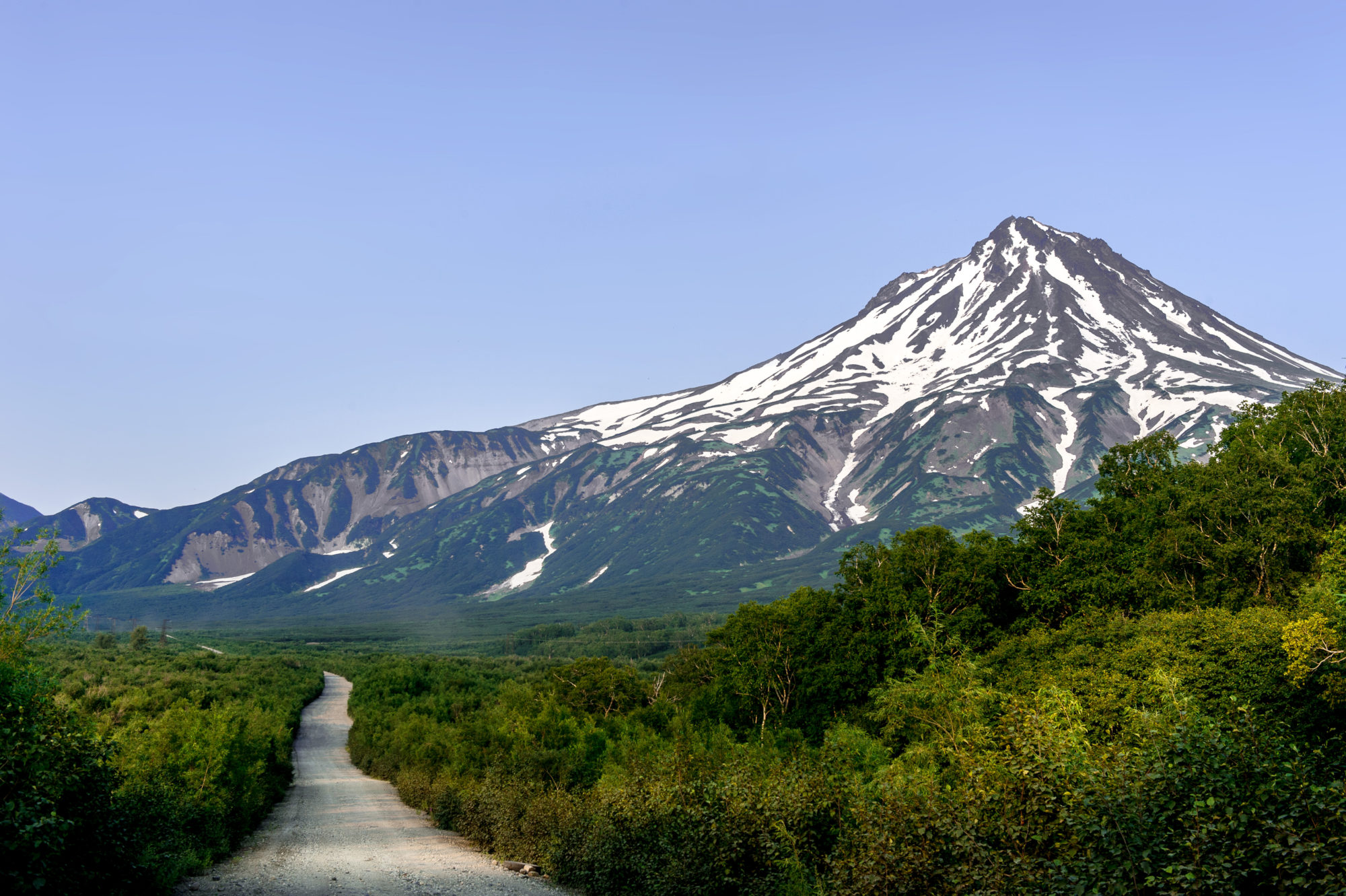 Foto di il vulcano viliuchinsky dalla snow valley