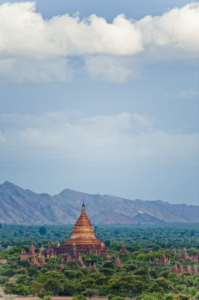 Tempio nella valle di Bagan in Myanmar