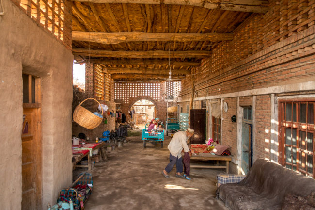 Cortile interno di una casa di campagna a Turpan