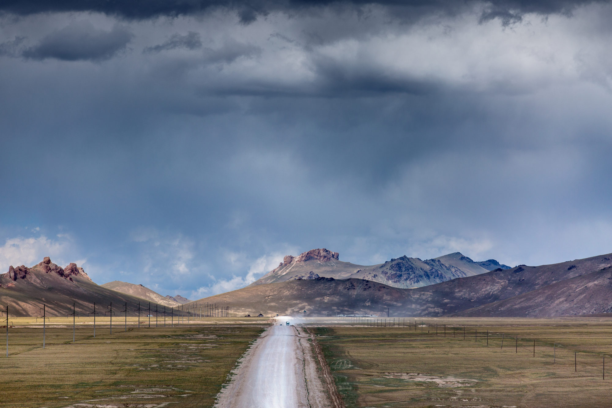 Foto di Kirghizistan: strada di montagna