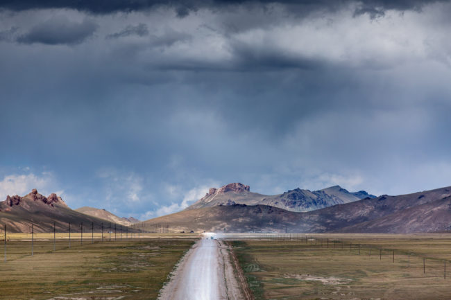 Kirghizistan: strada di montagna