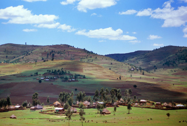 Veduta di un villaggio su un altopiano etiope