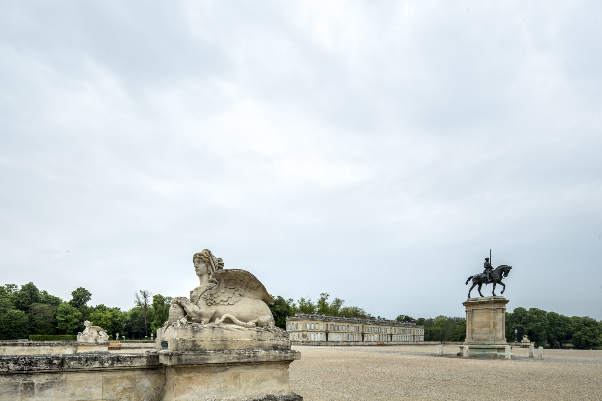 Foto di Statua di Chimera all’ingresso del Castello di Chantilly