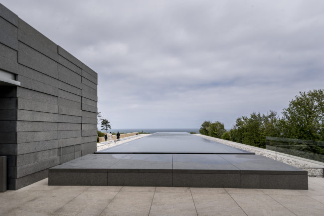 Ingresso del Cimitero e monumento alla memoria americano in Normandia