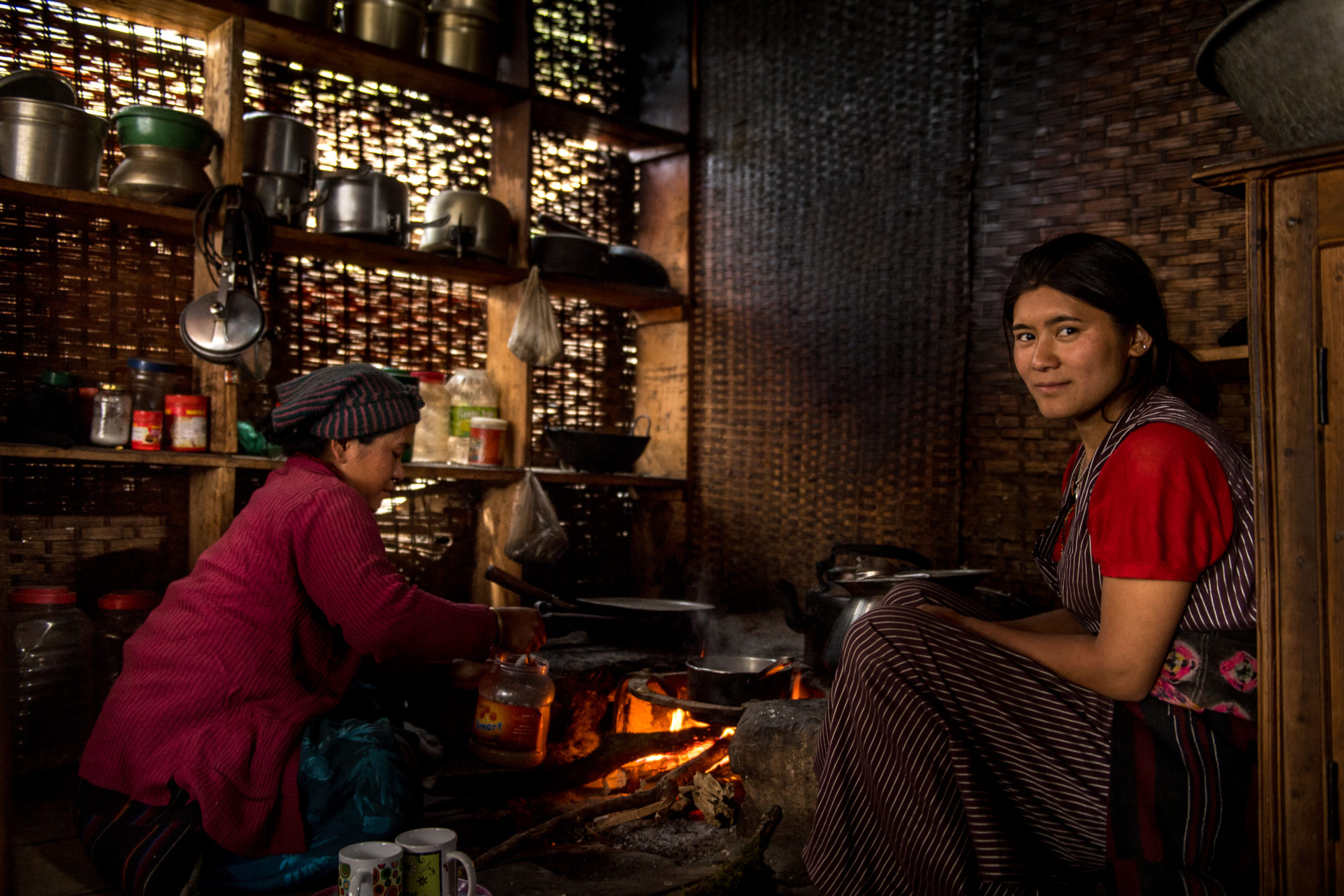 Foto di donne nella cucina di una guest house di gatlang