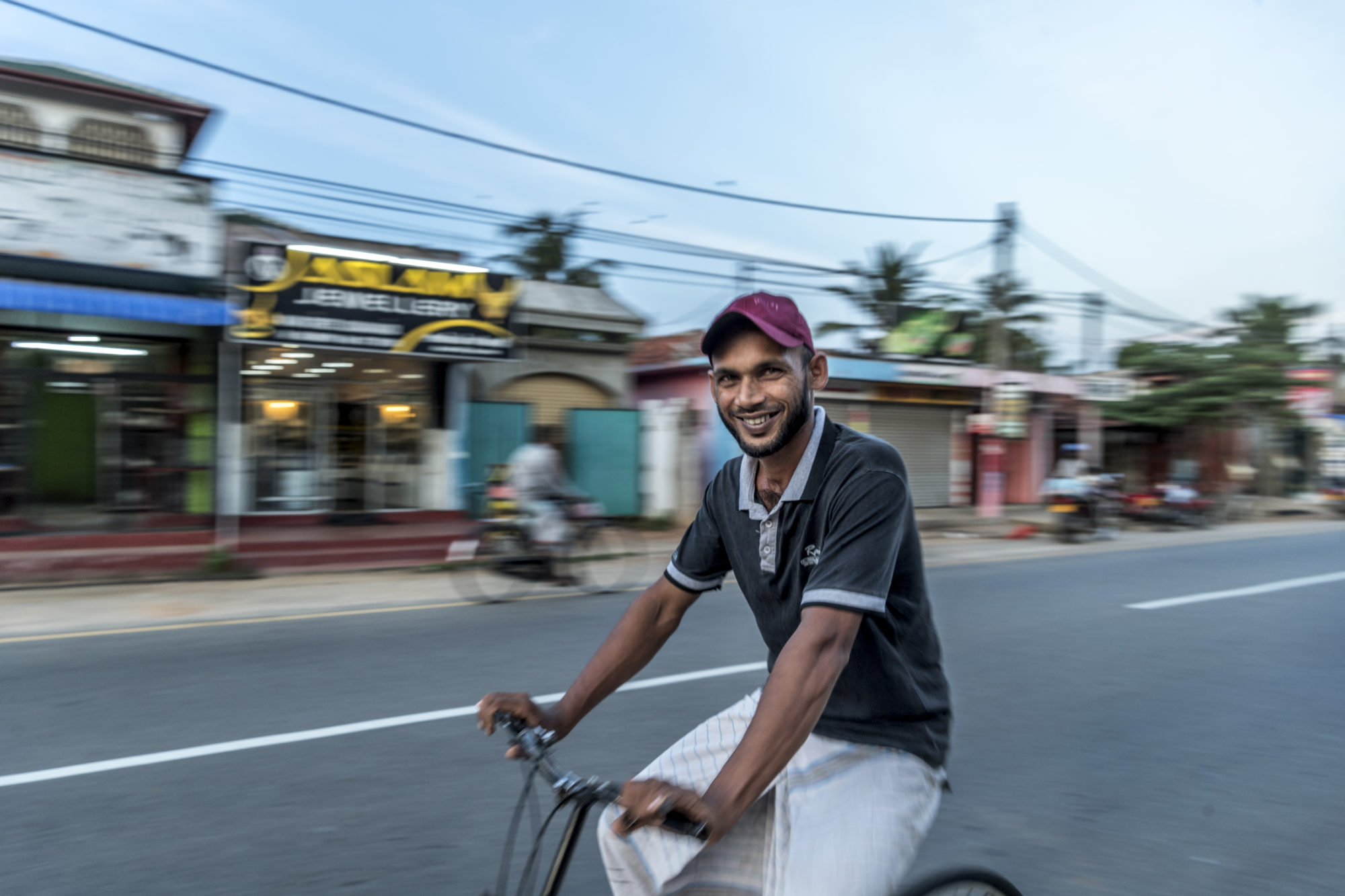 Foto di Uomo in bicicletta a Polonnaruwa